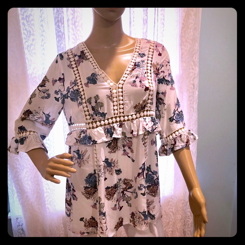 Doe & Rae Blouse - Picture 2 of 4